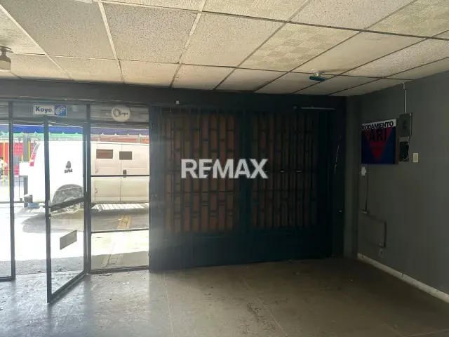 Se alquila amplio y estratégico local comercial de 153,04 m² ubicado en el concurrido sector Palito de Acarigua. - 2