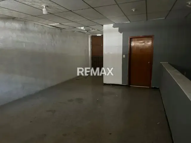 Se alquila amplio y estratégico local comercial de 153,04 m² ubicado en el concurrido sector Palito de Acarigua. - 6