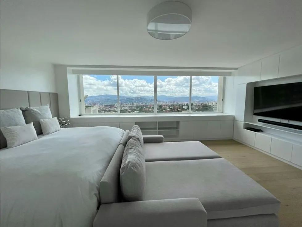 Se vende PH en Altamira 512m² - 4h+s-4.5b+s/3pe - 8