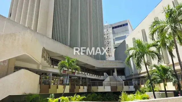 VENTA DE OFICINA EJECUTIVA C.C. MONTIELCO ZONA ESTE