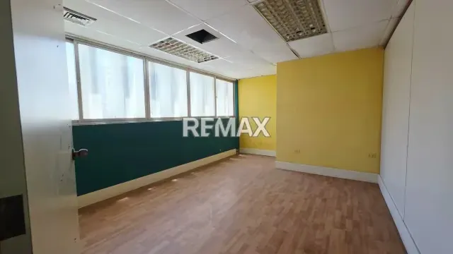 VENTA DE OFICINA EJECUTIVA C.C. MONTIELCO ZONA ESTE - 6