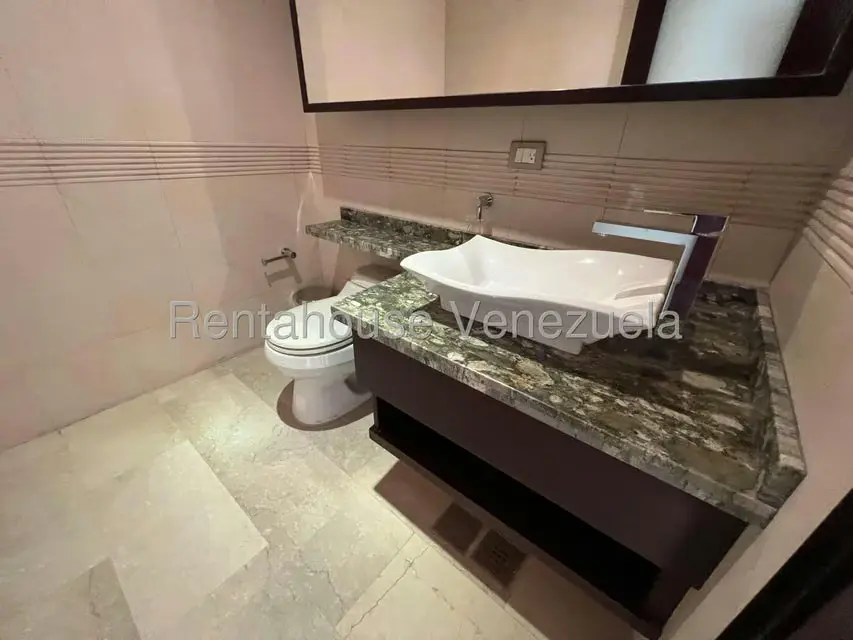 Casa (Multipes Niveles) en Venta en Macaracuay, Distrito Metropolitano - 39