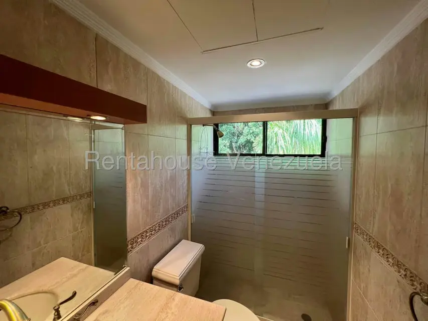 Casa (Multipes Niveles) en Venta en Macaracuay, Distrito Metropolitano - 86