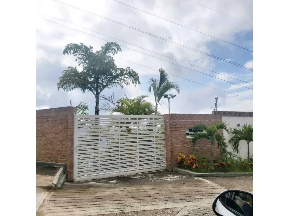 Vendo casa 480m2 Colinas de Lagunita Sur 1906