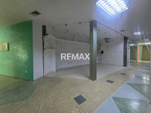 LOCAL COMERCIAL EN ALQUILER EN CABIMAS CENTER (OBRA GRIS) - 3