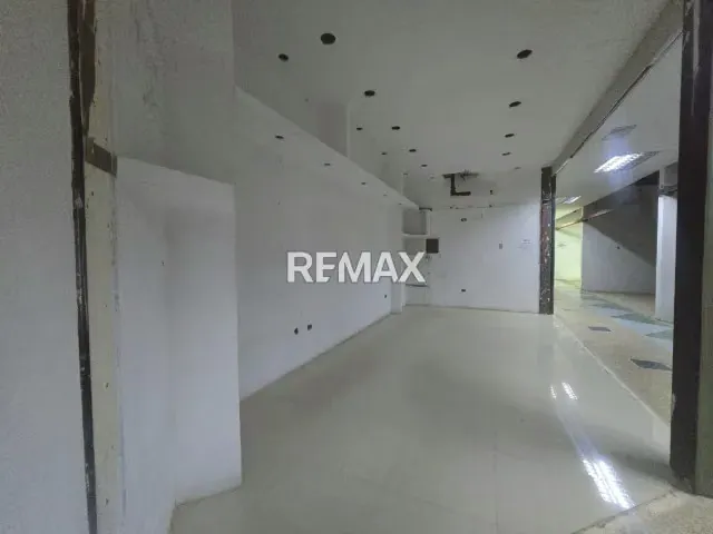LOCAL COMERCIAL EN ALQUILER EN CABIMAS CENTER (OBRA GRIS) - 6