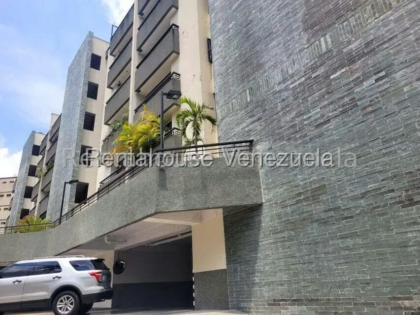 Apartamento (1 Nivel) en Venta en Colinas de Bello Monte, Distrito Metropolitano - 2