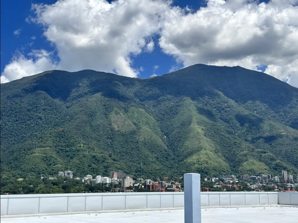 Venta Local Comercial en el Centro Empresarial Esmeralda Bella