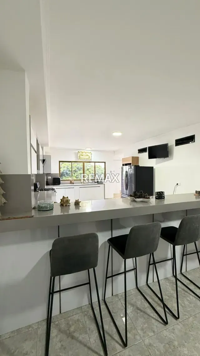 Se Alquila Apartamento en el 18 de Octubre - 2