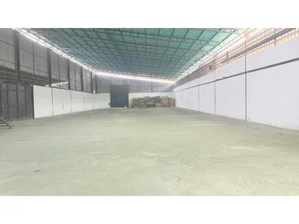 Alquiler galpón 1200 m2 Guatire 9846 - 4
