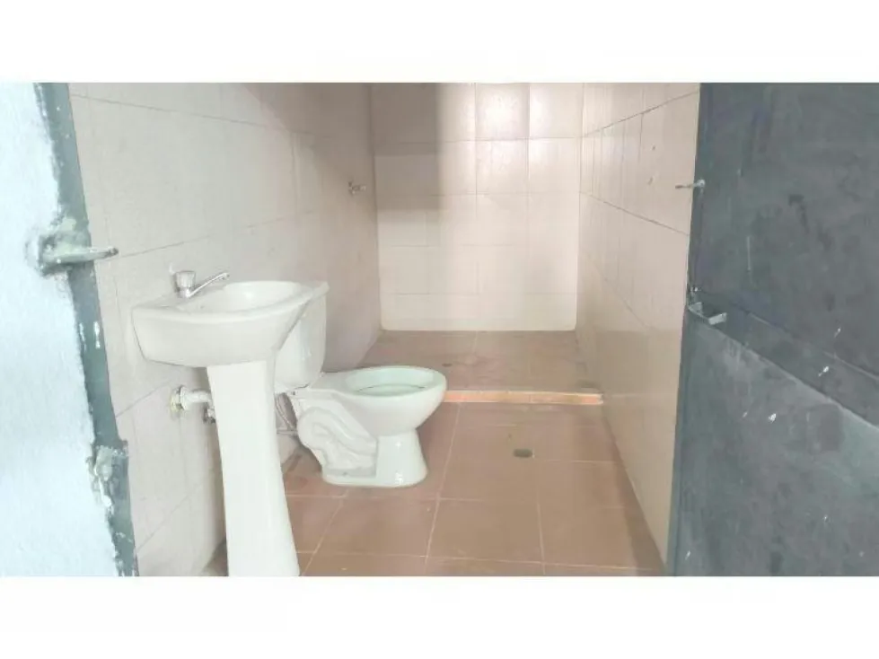 Alquiler galpón 1200 m2 Guatire 9846 - 5