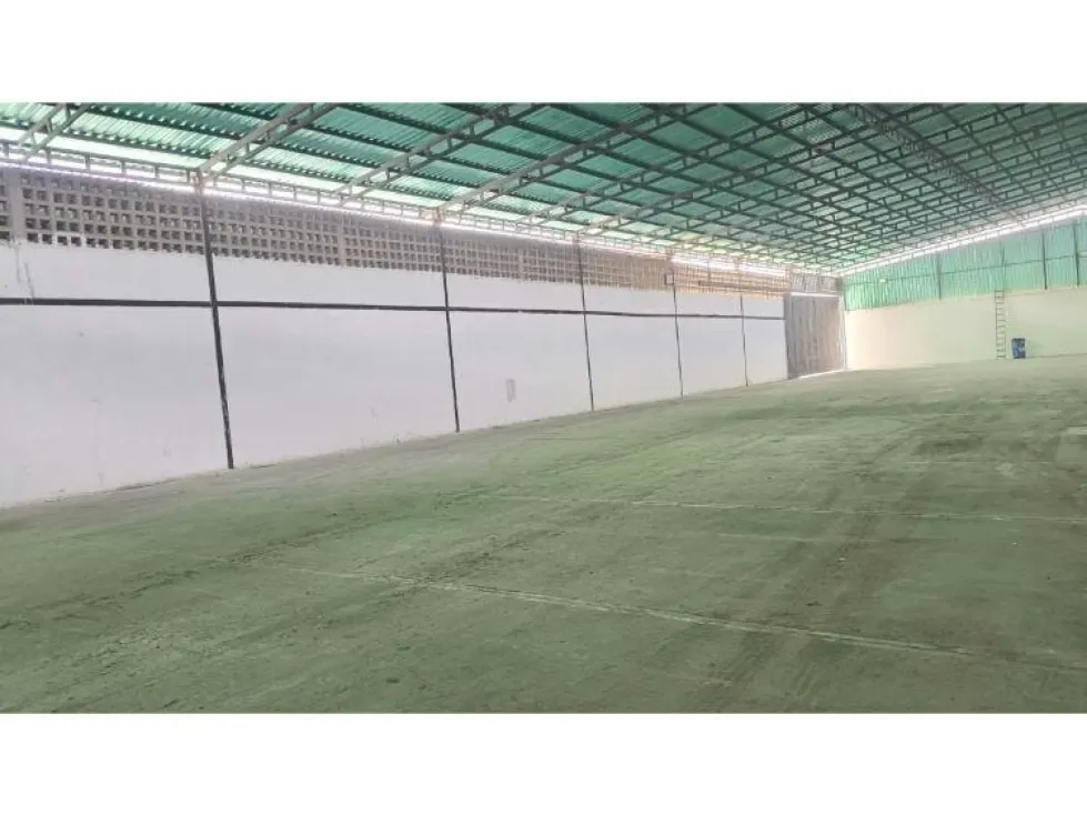Alquiler galpón 1200 m2 Guatire 9846 - 8