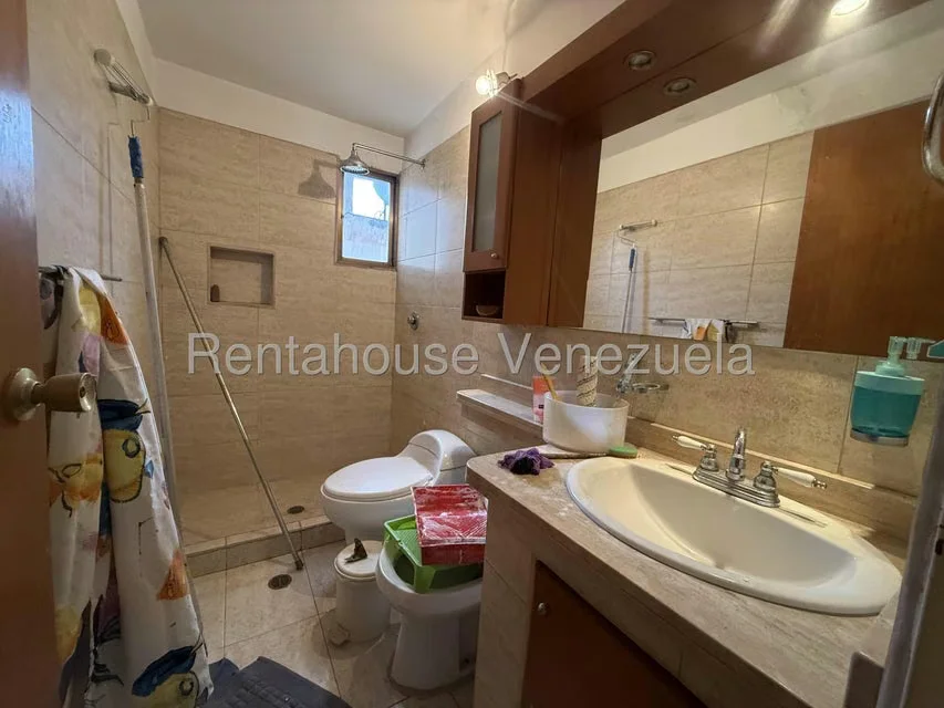 Apartamento (Duplex) en Venta en La Florida, Distrito Metropolitano - 33