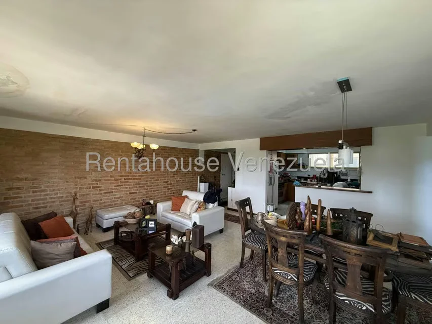 Apartamento (Duplex) en Venta en La Florida, Distrito Metropolitano - 4