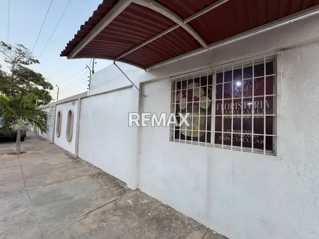 Casa con Locales en venta, Urb Casacoima, Municipio Carirubana, Estado Falcon - 16