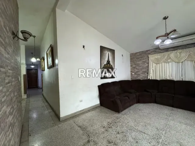 Casa con Locales en venta, Urb Casacoima, Municipio Carirubana, Estado Falcon - 8
