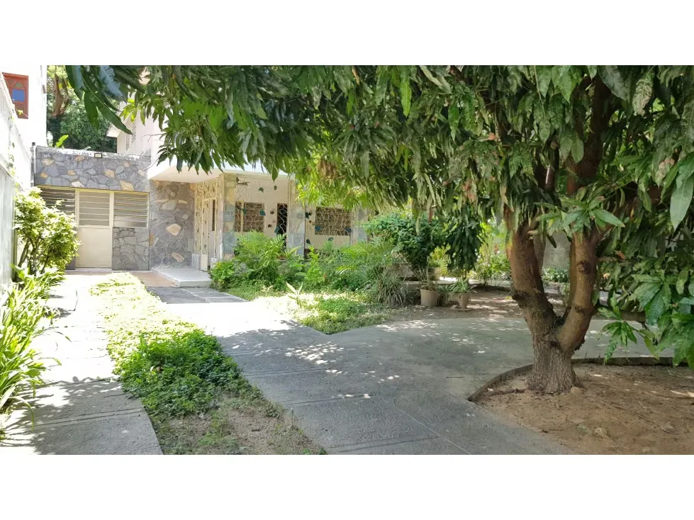 Vendo Quinta. 510 m2 en La Alta Florida