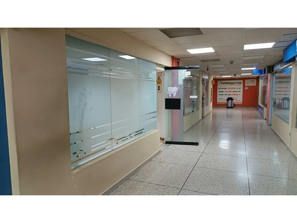 Alquilo Oficina / Cubiculo, 9m², sala de espera, baño, Chacaito 7118 - 9