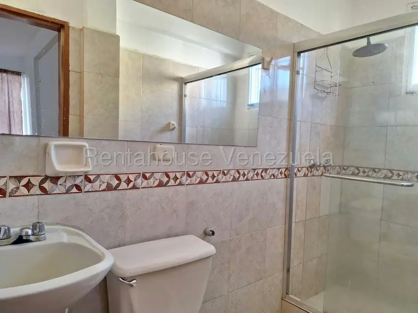 Apartamento (1 Nivel) en Alquiler en La Trigaleña, Carabobo - 9
