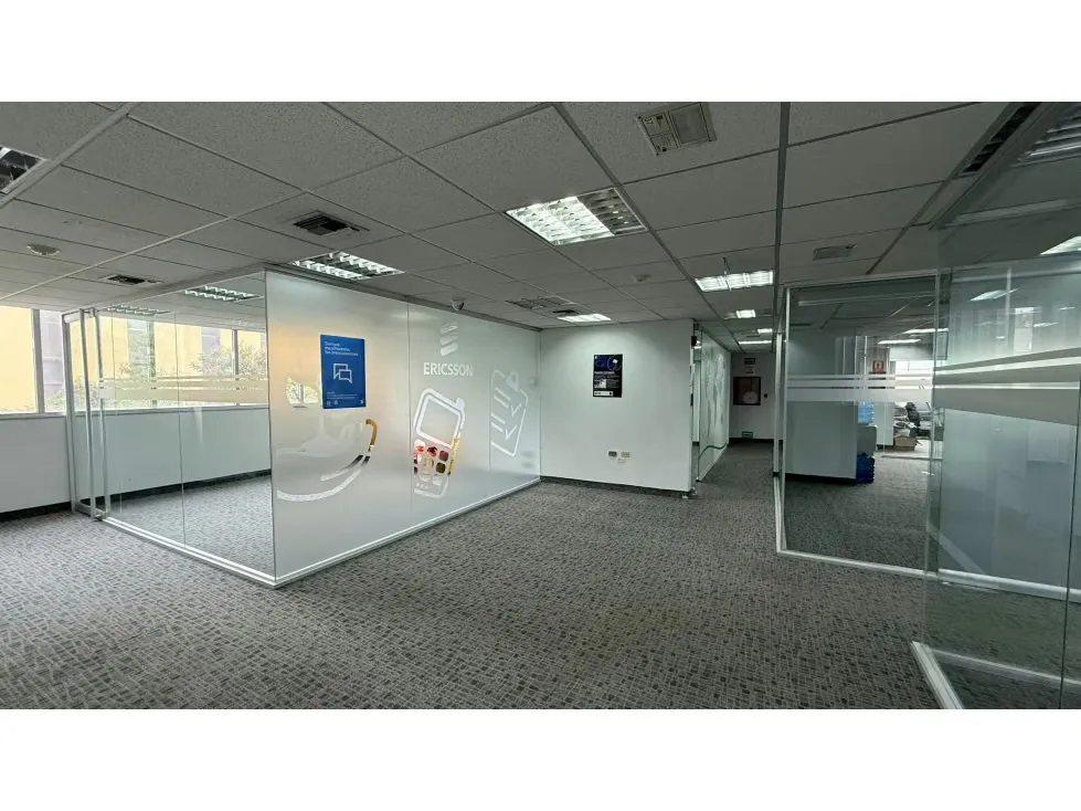 Se Alquila Oficina 1500m² Los Ruices - 2