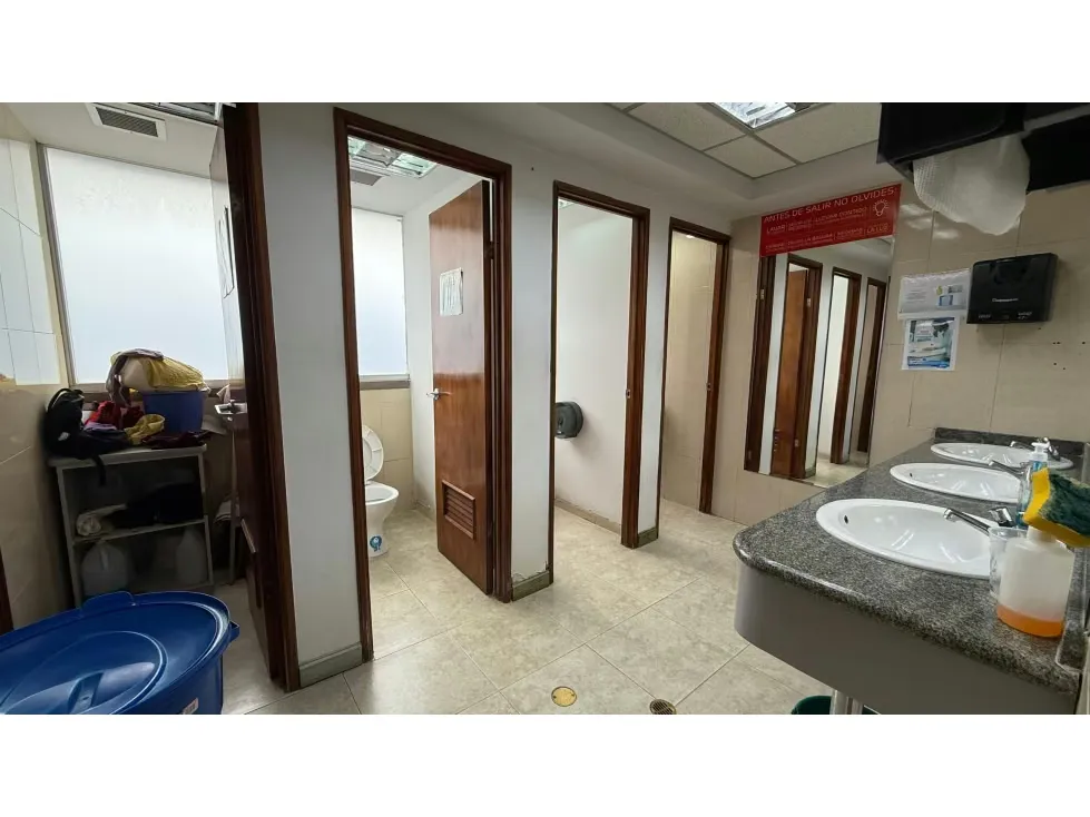 Se Alquila Oficina 1500m² Los Ruices - 12