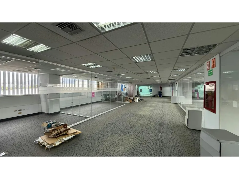 Se Alquila Oficina 1500m² Los Ruices - 5