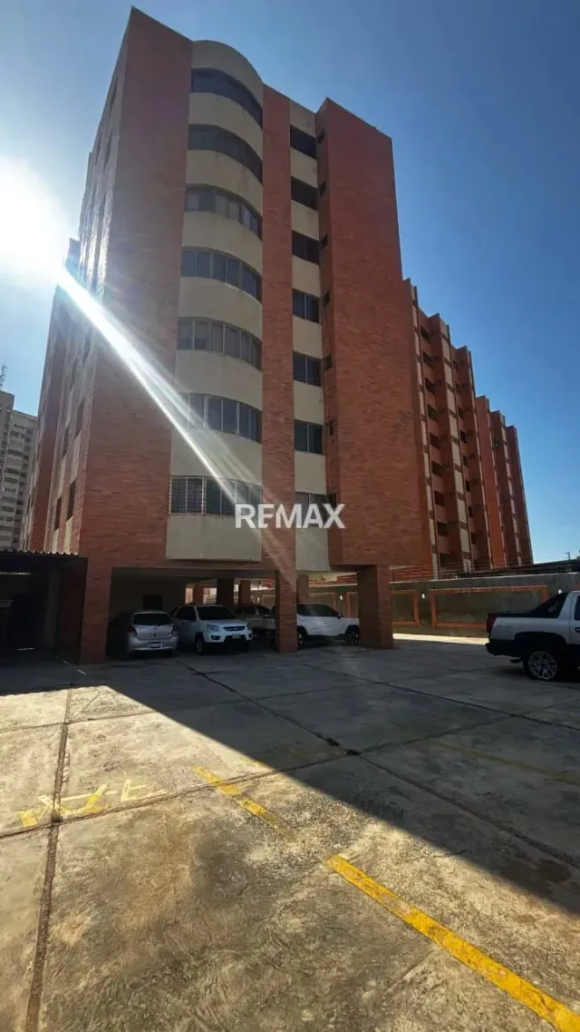 VENDO APARTAMENTO EN EDIFICIO INCARDI