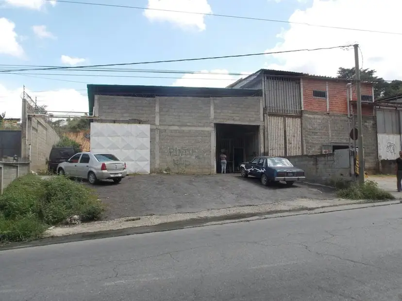 Comercial (Galpon - Deposito) en Venta en Guatire, Miranda