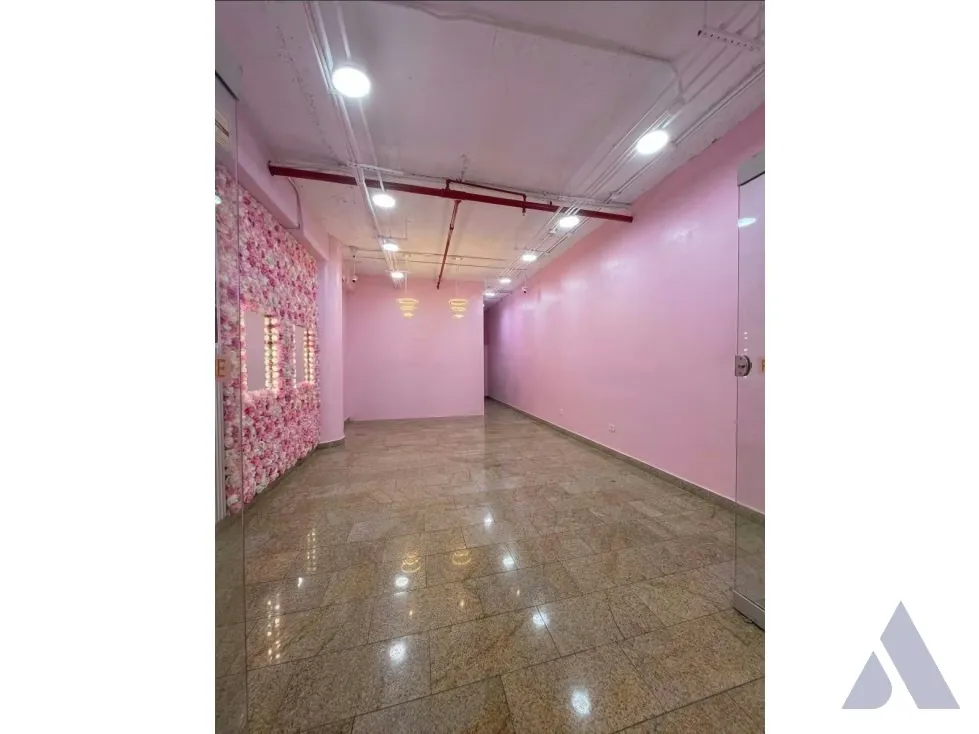 Alquilo local 68m2 CC San Ignacio 4659 - 5
