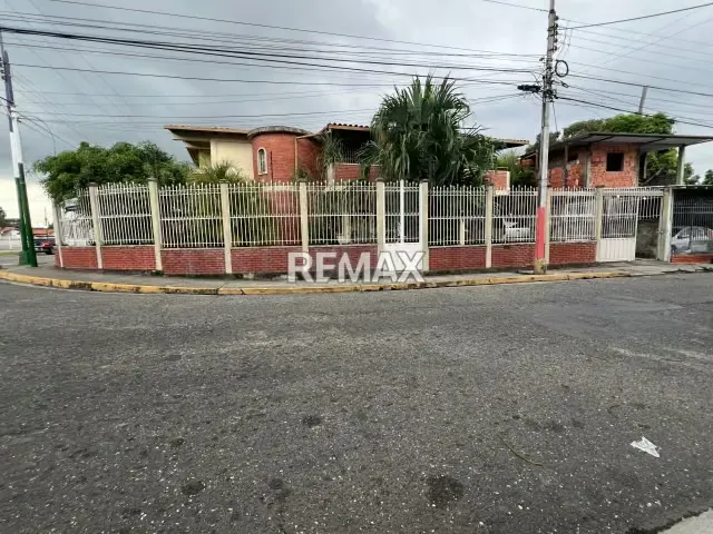 ¡Gran Oportunidad! Quinta Residencial y Comercial en Araure