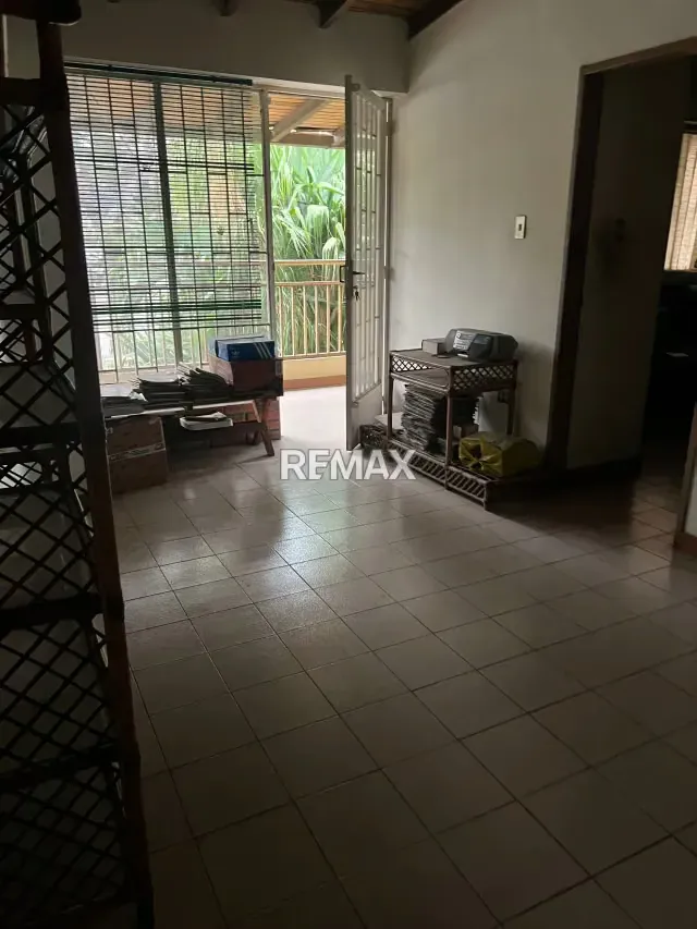 ¡Gran Oportunidad! Quinta Residencial y Comercial en Araure - 12