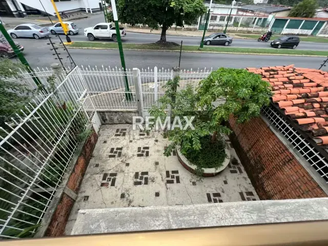 ¡Gran Oportunidad! Quinta Residencial y Comercial en Araure - 6