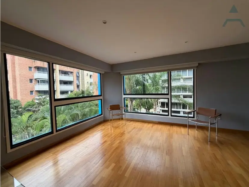 Se alquila apto 90m² 2h/2b/2p Campo Alegre