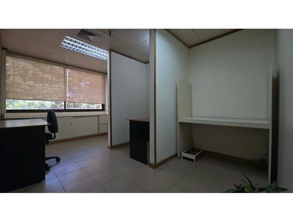Alquilo oficina amoblada 50m2 Centro Profesional el Paraiso 8399 - 3
