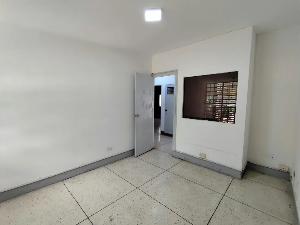 Alquilo casa 400m2 Los Chorros 2847 - 32
