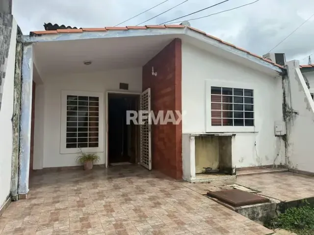 En alquiler hermosa casa en la Urbanización Privada Prados del Golf - 2