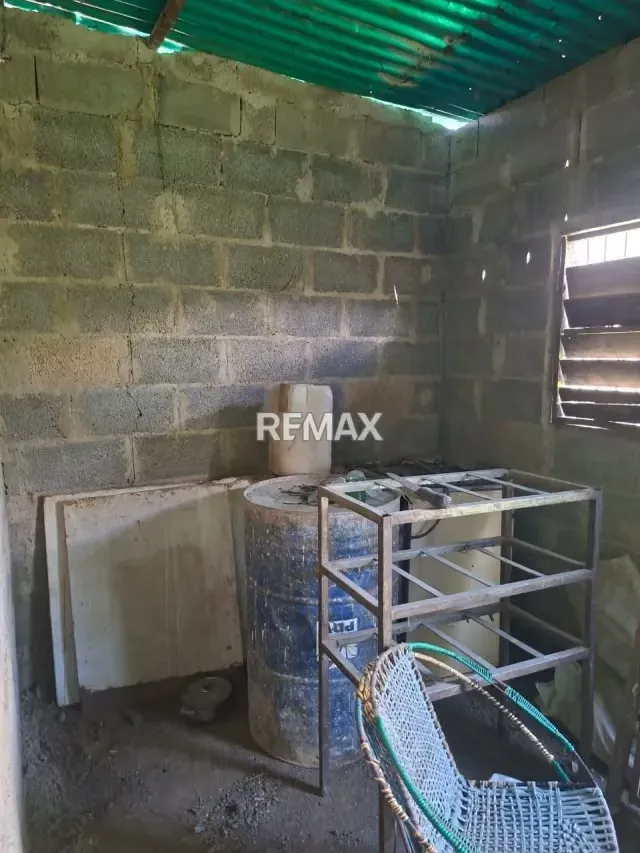 SE VENDE TERRENO CON BIENECHURÍA - 5