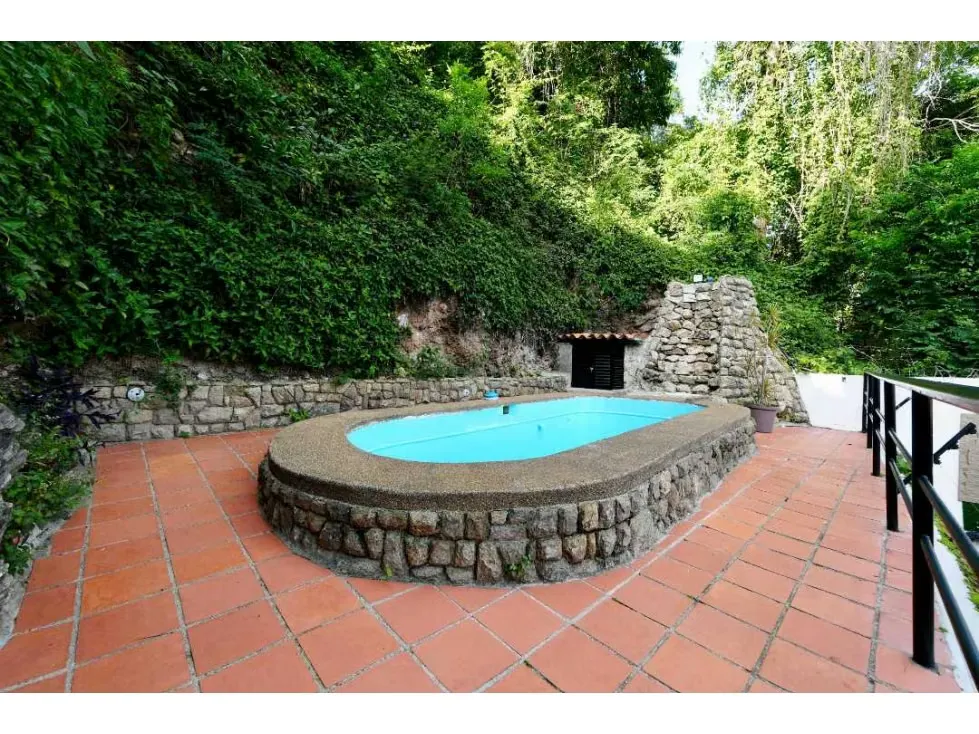 Hermosa casa en venta ubicada en Cumbres de Curumo BARUTA - 21