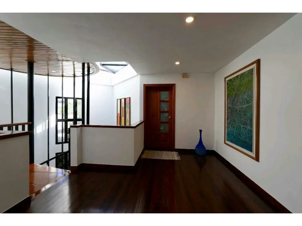 Hermosa casa en venta ubicada en Cumbres de Curumo BARUTA - 10