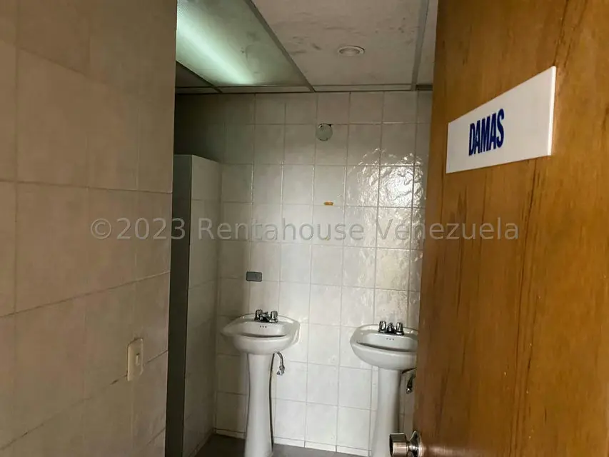 Comercial (Edificio) en Venta en Los Dos Caminos, Distrito Metropolitano - 33