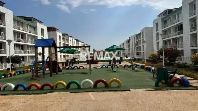 EN VENTA APARTAMENTO PARA MODERNIZAR UBICADO EN PISO BAJO EN RESIDENCIAS BOSQUE DEL REMANSO AV. COSTANERA NVA BARCELONA