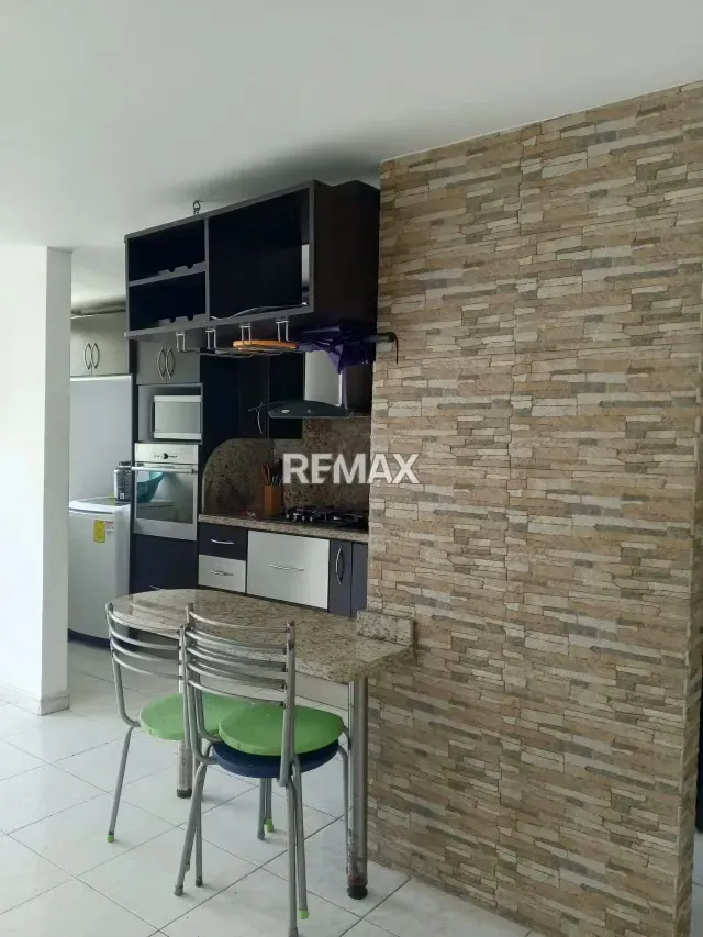 EN VENTA APARTAMENTO PARA MODERNIZAR UBICADO EN PISO BAJO EN RESIDENCIAS BOSQUE DEL REMANSO AV. COSTANERA NVA BARCELONA - 5