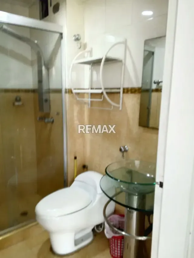 EN VENTA APARTAMENTO PARA MODERNIZAR UBICADO EN PISO BAJO EN RESIDENCIAS BOSQUE DEL REMANSO AV. COSTANERA NVA BARCELONA - 6