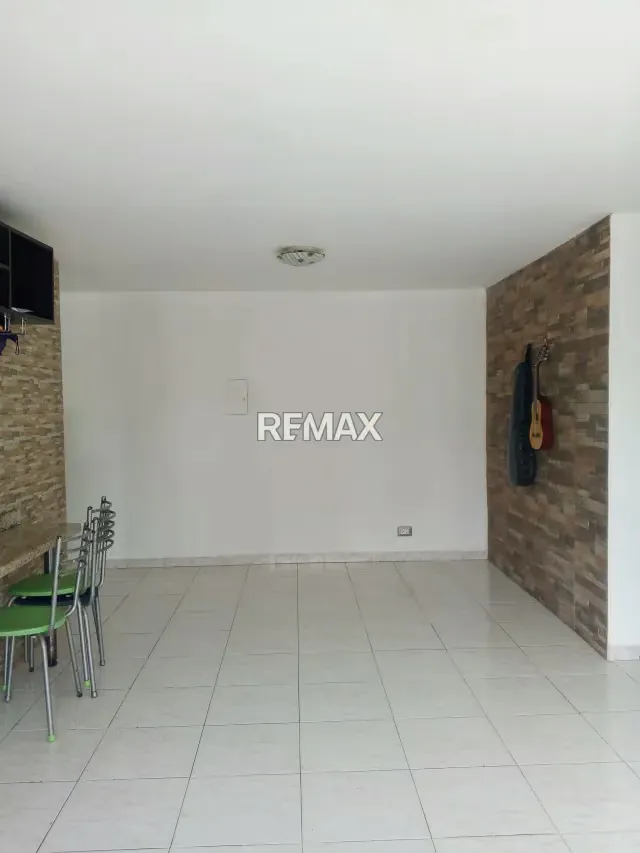 EN VENTA APARTAMENTO PARA MODERNIZAR UBICADO EN PISO BAJO EN RESIDENCIAS BOSQUE DEL REMANSO AV. COSTANERA NVA BARCELONA - 8