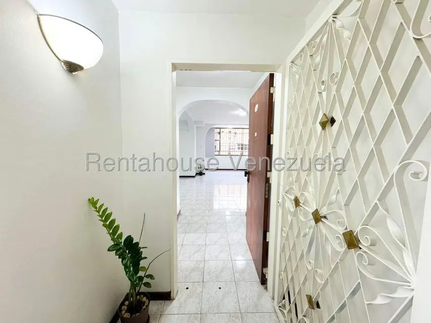 Apartamento (1 Nivel) en Venta en La Urbina, Distrito Metropolitano - 4