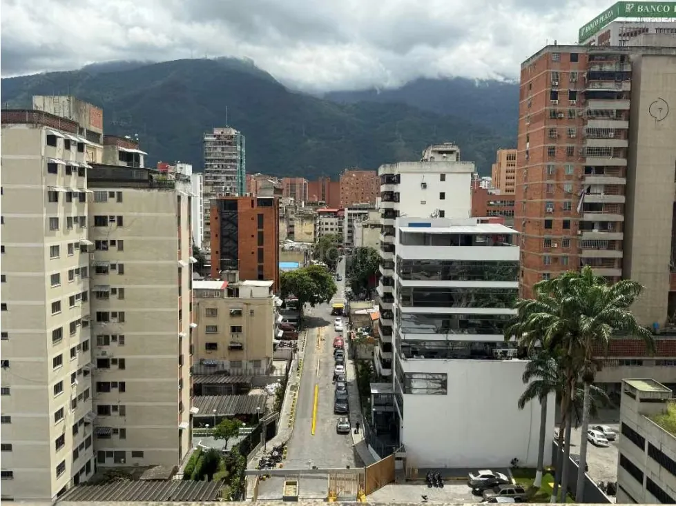 OFICINA EN VENTA EN SABANA GRANDE - 12