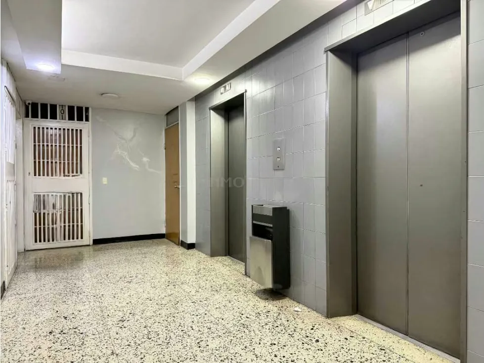 OFICINA EN VENTA EN SABANA GRANDE - 13