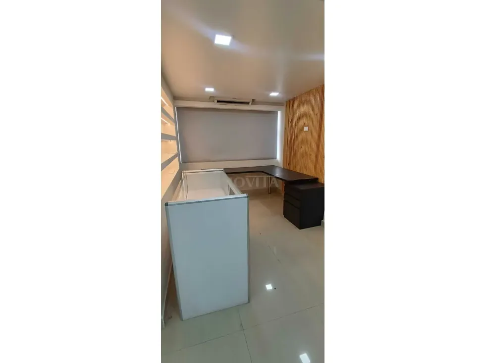 OFICINA EN VENTA EN SABANA GRANDE - 5