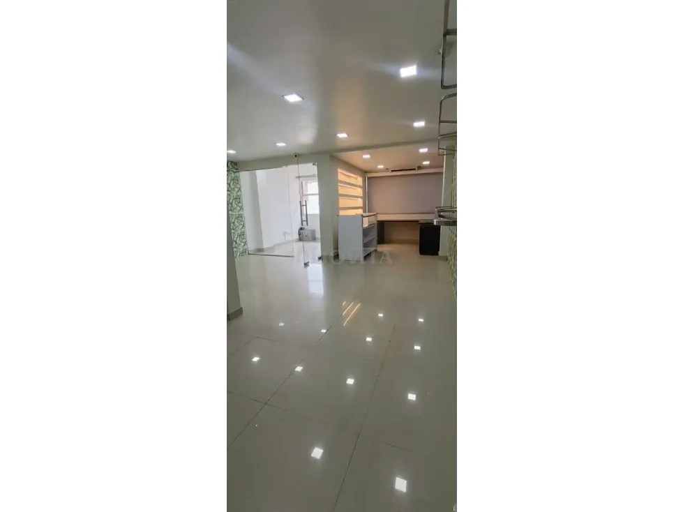 OFICINA EN VENTA EN SABANA GRANDE - 7