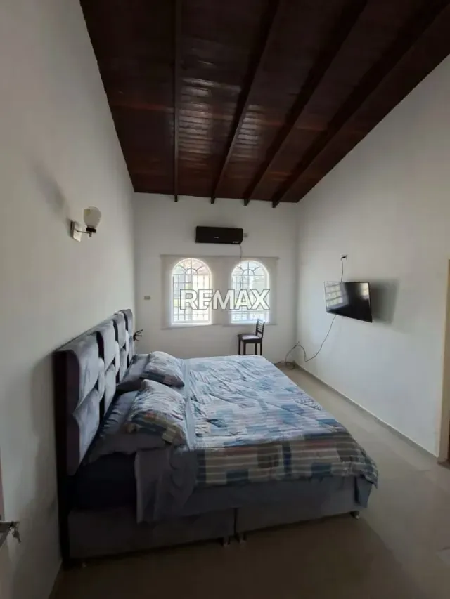 EN VENTA CASA UBICADA EN LA URB. VALLE DE LUNA, SECTOR TIPURO - 11